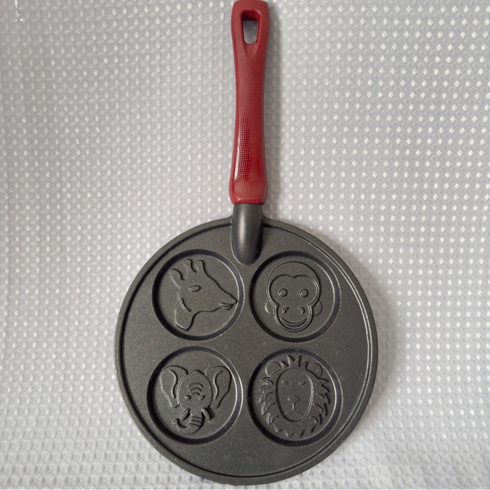 Nordic Ware Animal Pancake Pan 4 Mold Nonstick Skillet USA Fun Breakfast Item